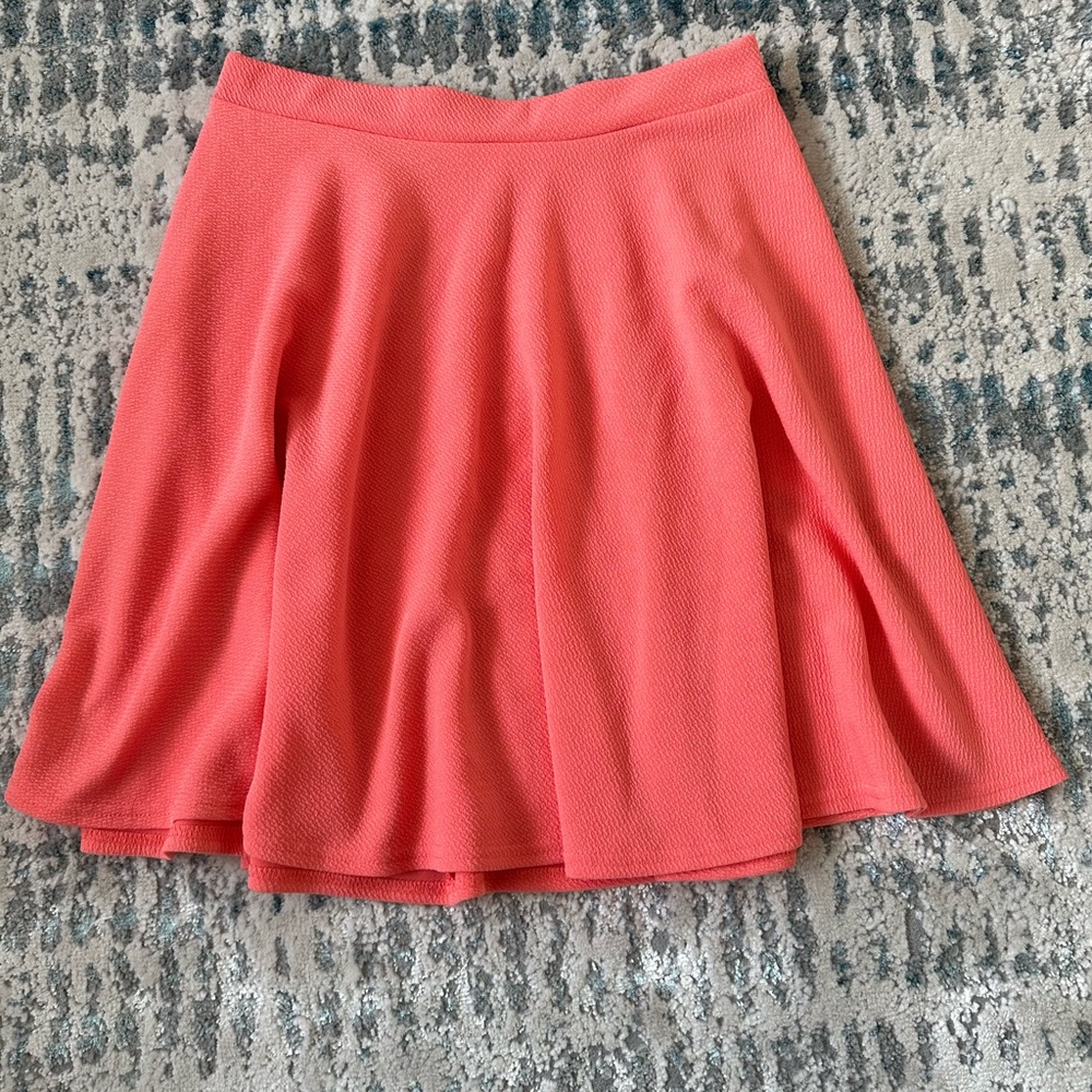 White Mark Couture Collection Skirt. Coral Color. Size Large